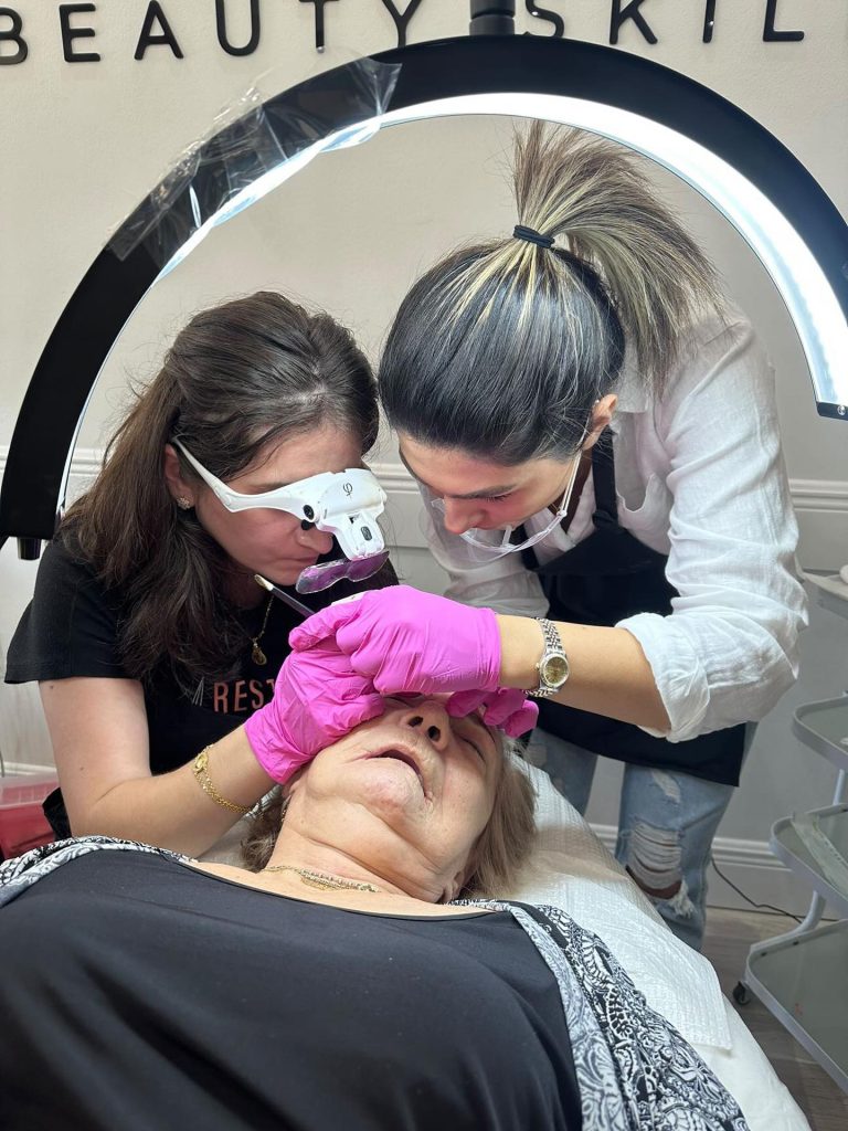 Microblading-Courses-USA-Pic (10)